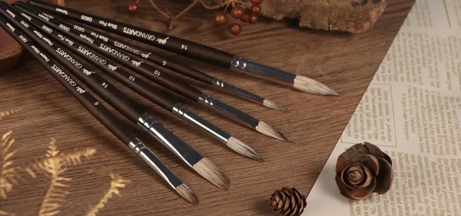 Fox hair brushes